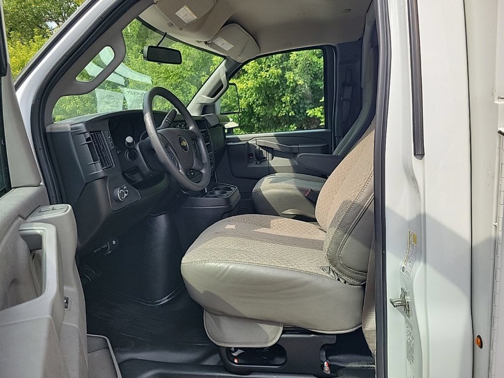 Used 2024 Chevrolet Express 3500 w/ Power Convenience Package RWD image 41