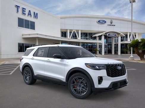 New 2026 Ford Explorer ST-Line w/ ST-Line Street Pack image 7