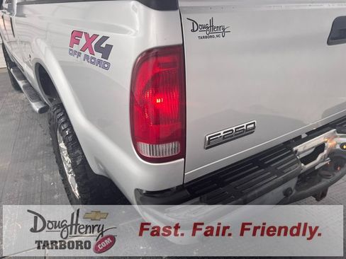 Used 2006 Ford F250 Lariat image 12