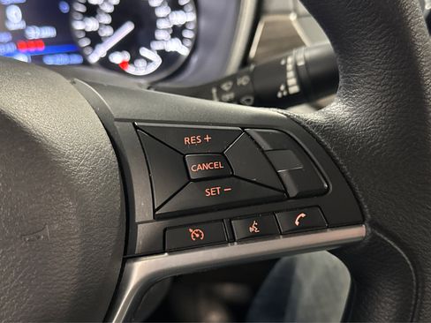 Used 2025 Nissan Altima 2.5 SV image 23