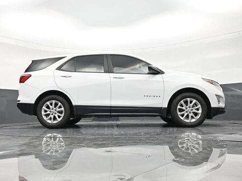 Used 2020 Chevrolet Equinox LS FWD image 22