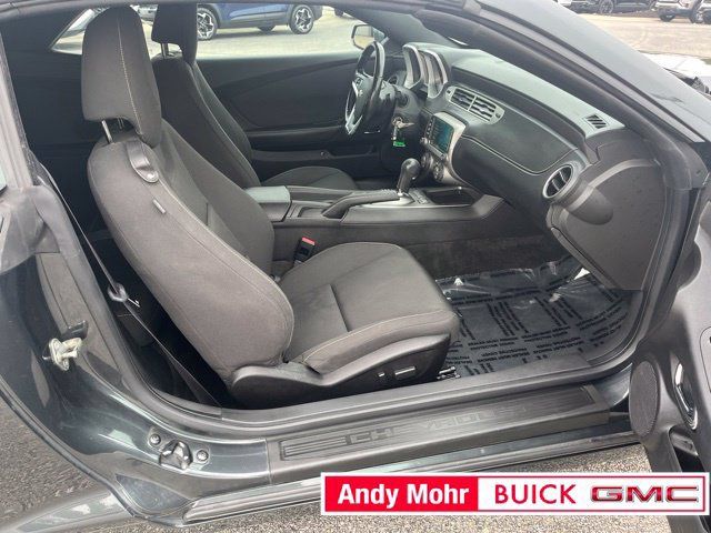 Used 2015 Chevrolet Camaro LT RWD image 41