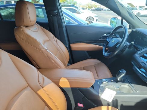 Used 2019 Cadillac XT4 Premium Luxury image 10