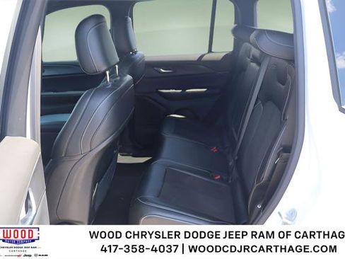 Used 2024 Jeep Grand Cherokee Altitude AWD/4WD image 23