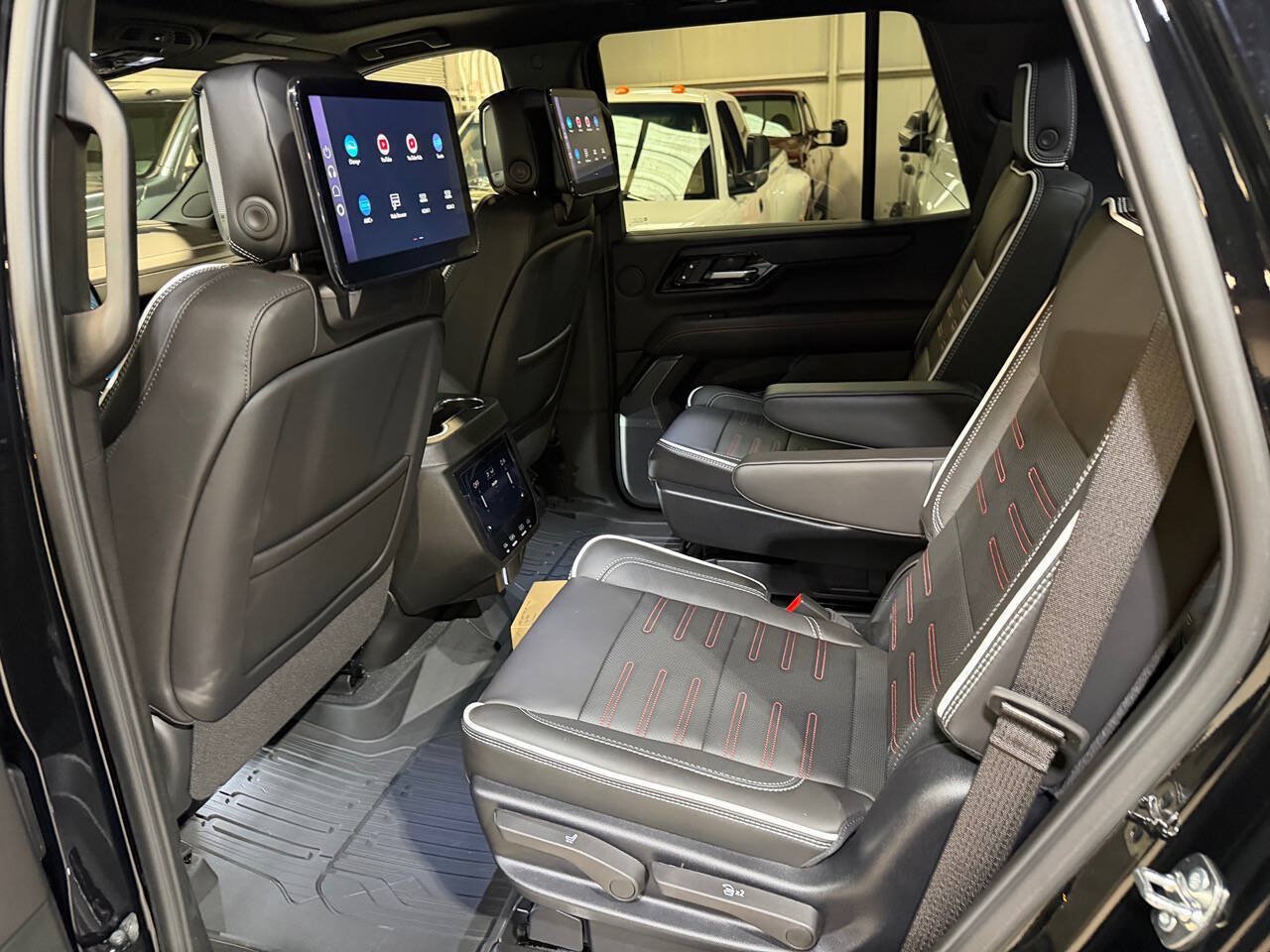 Used 2026 GMC Yukon AT4 Ultimate w/ LPO, Floor Liner Package AWD/4WD image 64