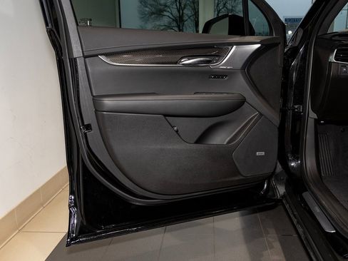 Used 2023 Cadillac XT6 Sport w/ LPO, ONYX Package image 12