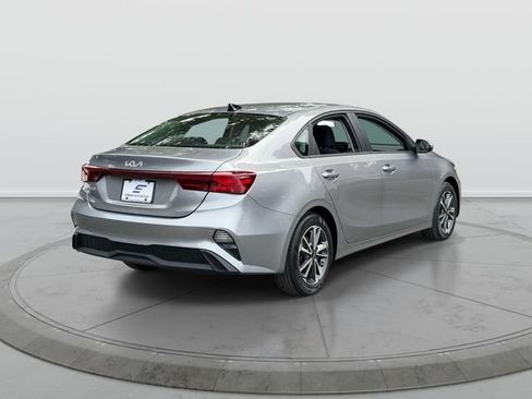 Used 2022 Kia Forte LXS FWD image 7