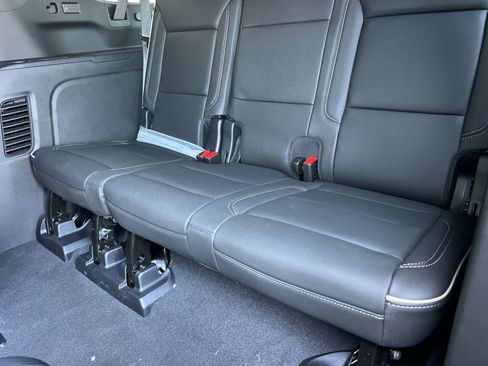New 2026 Chevrolet Suburban Premier w/ Sun And Tow Package AWD/4WD image 15