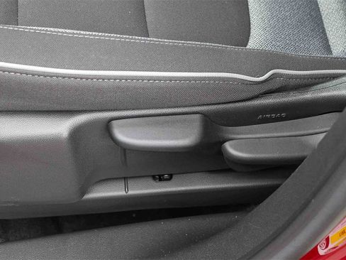 Used 2024 Chevrolet TrailBlazer LT image 26