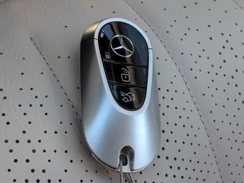 Certified 2023 Mercedes-Benz S 500 4MATIC image 29