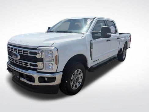 Used 2024 Ford F250 XLT AWD/4WD image 2