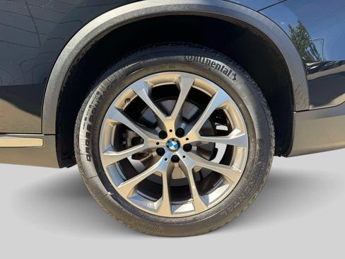 Certified 2024 BMW X5 xDrive40i w/ Premium Package AWD/4WD image 8