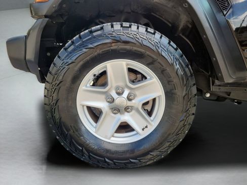 Used 2020 Jeep Gladiator Sport w/ Quick Order Package 24S image 29