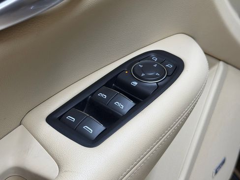 Used 2019 Cadillac XT5 FWD image 24