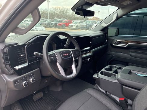 Used 2024 GMC Sierra 1500 Elevation image 9