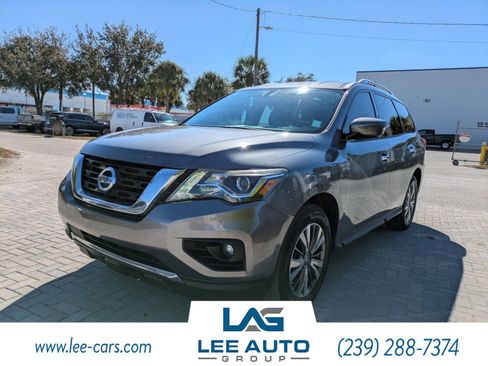 Used 2018 Nissan Pathfinder SV image 6