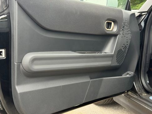 Certified 2025 MINI Cooper 2-Door Hardtop FWD image 22