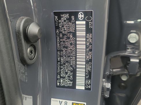 Used 2025 Toyota Corolla LE image 32