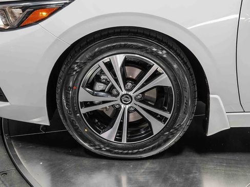 Used 2020 Nissan Sentra SV FWD image 9