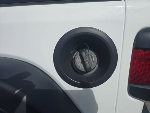 Used 2024 Jeep Wrangler Sport S image 37