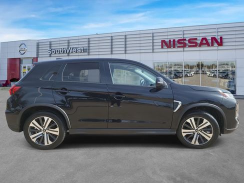 Used 2021 Mitsubishi Outlander Sport SE image 5