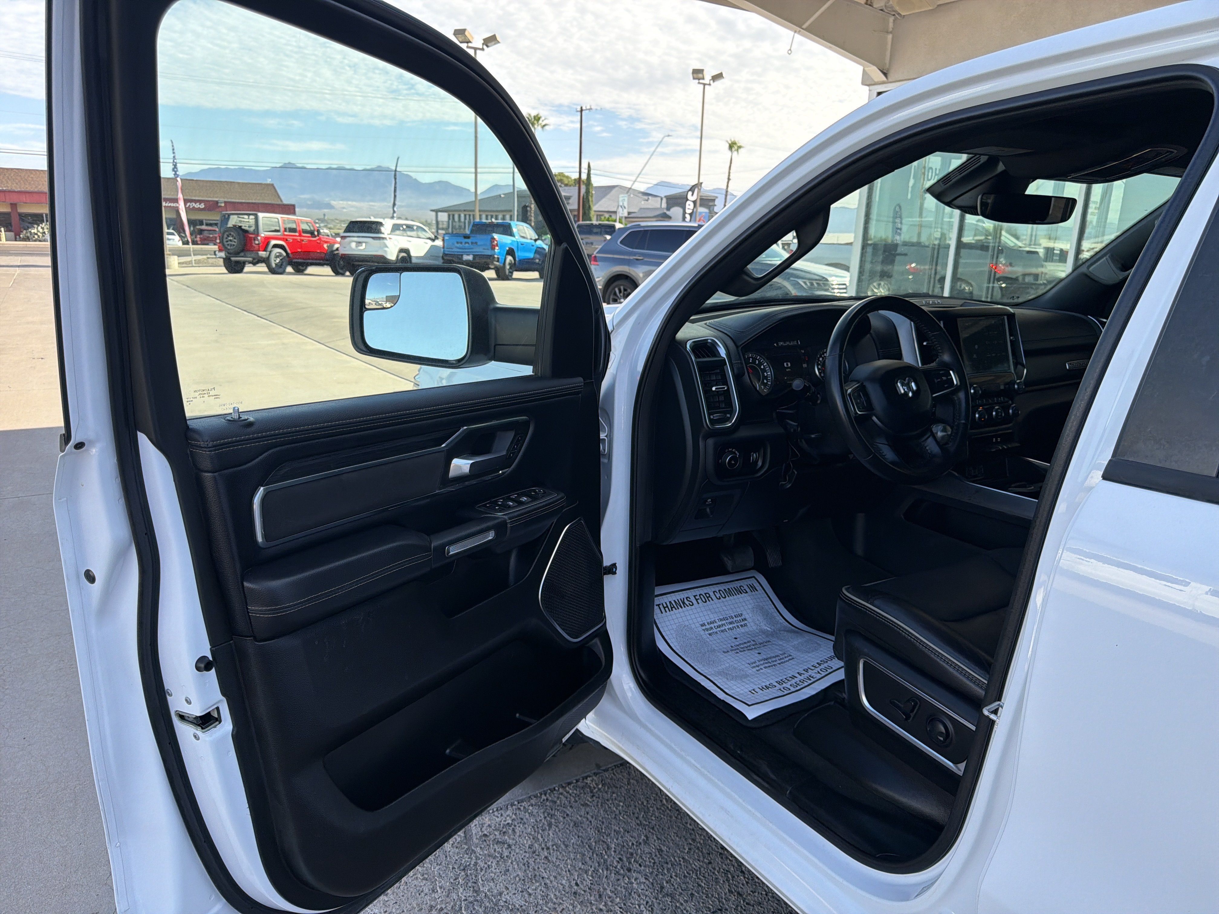 Used 2024 RAM 1500 Laramie AWD/4WD image 12