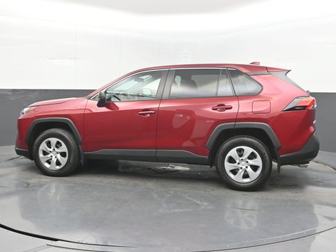 Used 2023 Toyota RAV4 LE FWD image 7