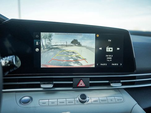 New 2026 Hyundai Elantra Limited FWD image 23