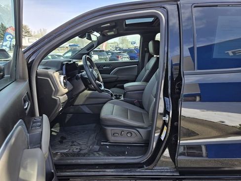 Used 2024 Chevrolet Colorado ZR2 w/ ZR2 Convenience Package III AWD/4WD image 9