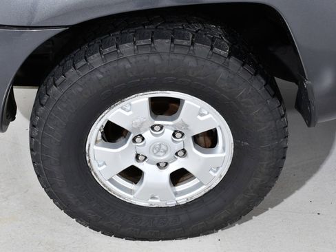 Used 2011 Toyota Tacoma 4x4 Double Cab image 25