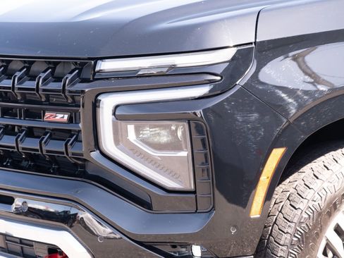 Used 2025 Chevrolet Tahoe Z71 w/ Z71 Off-Road Package AWD/4WD image 20