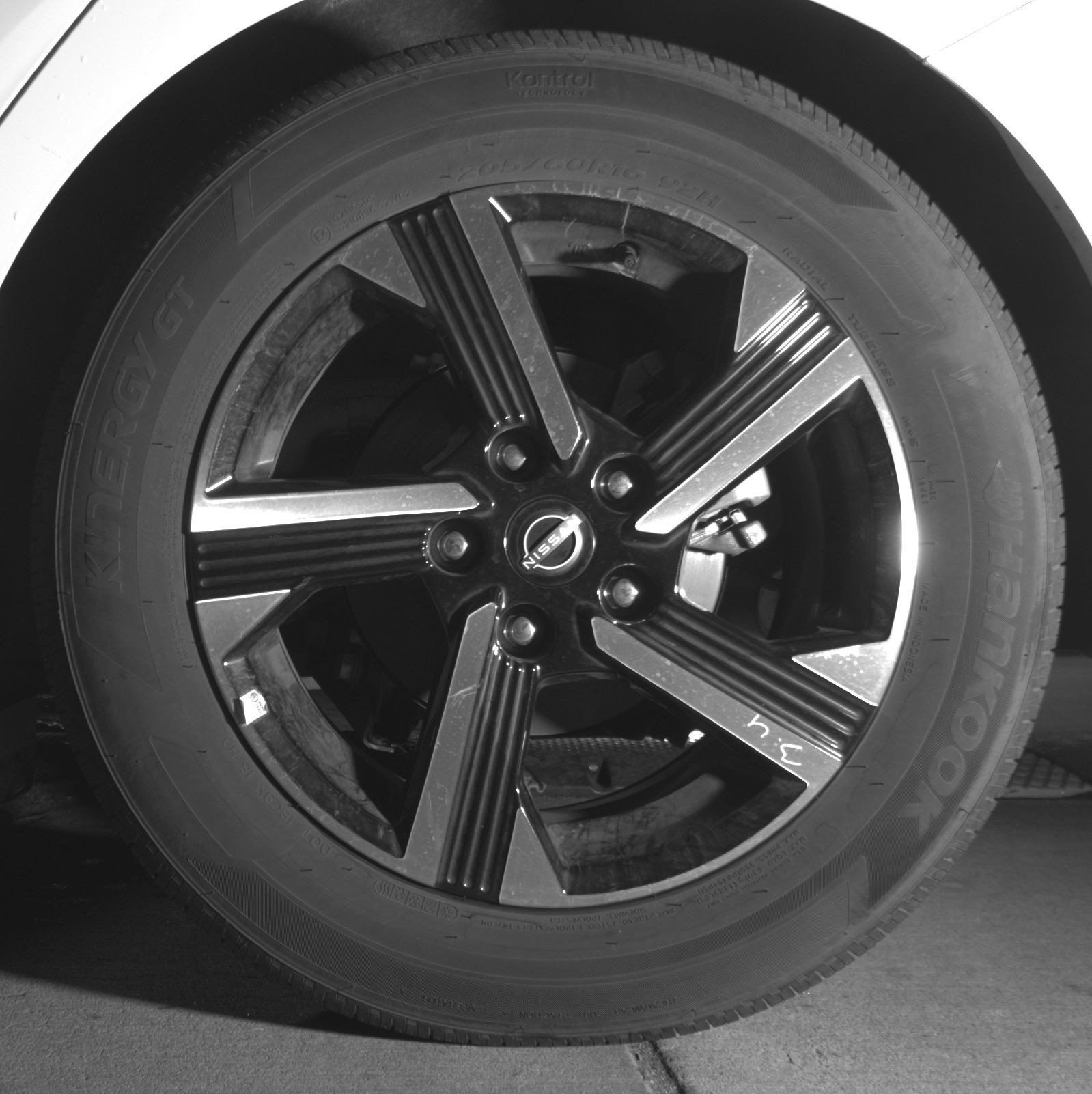 Used 2025 Nissan Sentra SV FWD image 16