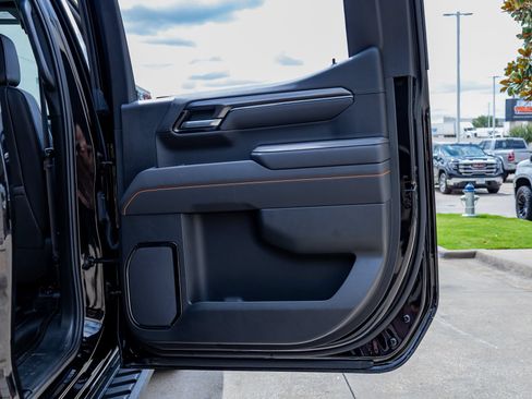 Used 2025 GMC Sierra 1500 AT4 w/ AT4 Premium Package AWD/4WD image 40