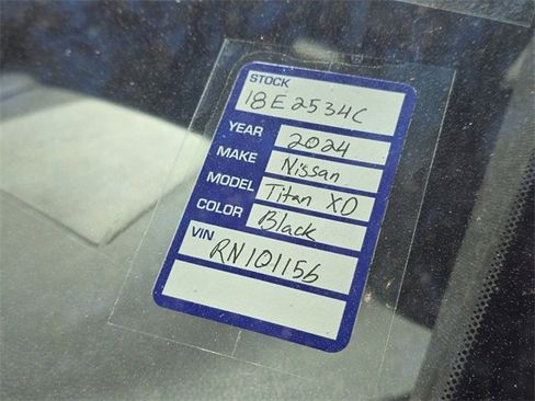 Used 2024 Nissan Titan PRO-4X w/ Pro-4x Convenience Package image 11