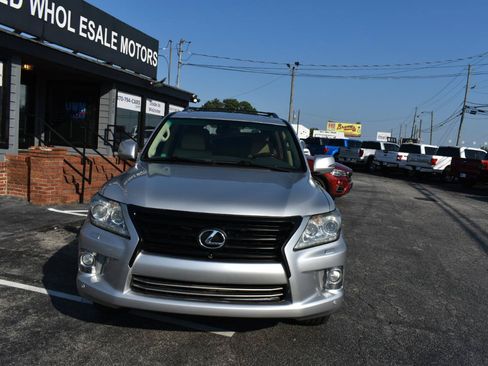 Used 2013 Lexus LX 570 4WD w/ Luxury Pkg image 3