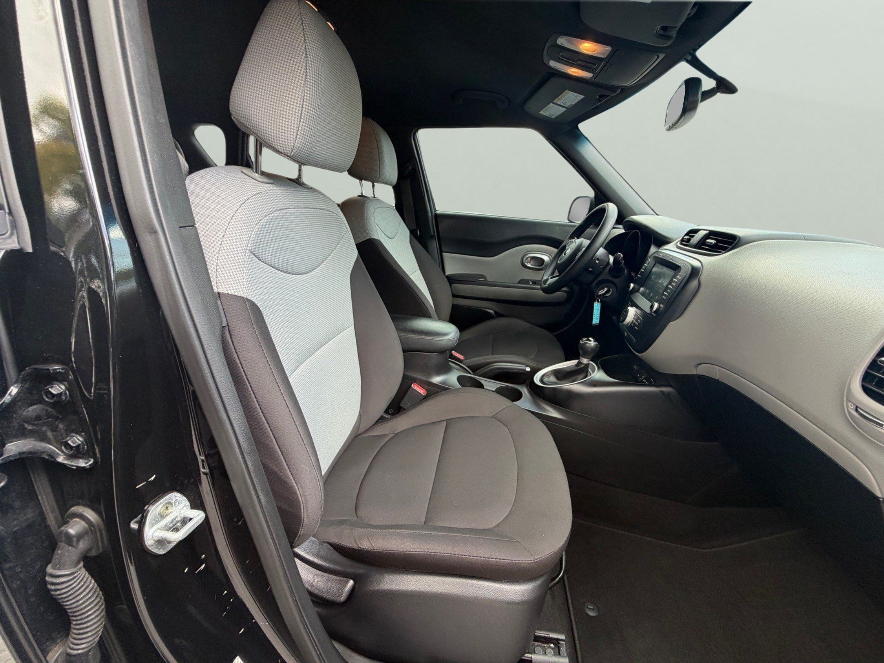 Used 2019 Kia Soul w/ Convenience Package FWD image 17