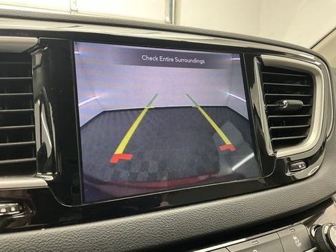 Used 2020 Chrysler Pacifica Touring-L Plus image 5