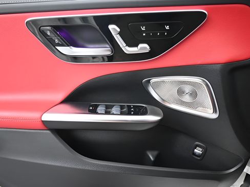 Used 2024 Mercedes-Benz C 300 Sedan image 11