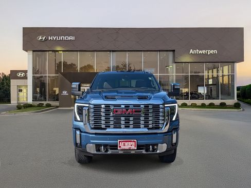 Used 2024 GMC Sierra 2500 Denali w/ Denali Reserve Package AWD/4WD image 8