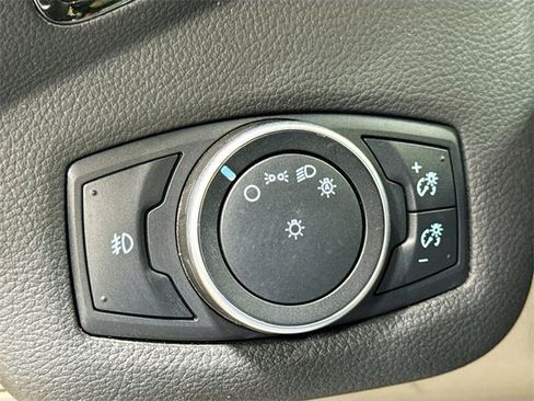 Used 2015 Ford Escape Titanium image 9