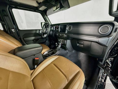 Used 2021 Jeep Wrangler Unlimited Sahara w/ Cold Weather Group AWD/4WD image 13