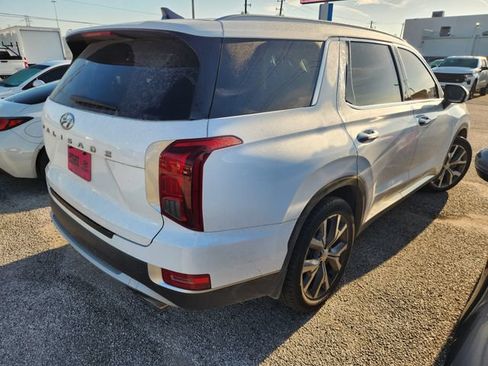 Used 2022 Hyundai Palisade SEL w/ Premium Package FWD image 5