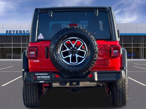 Used 2024 Jeep Wrangler Unlimited Rubicon AWD/4WD image 5