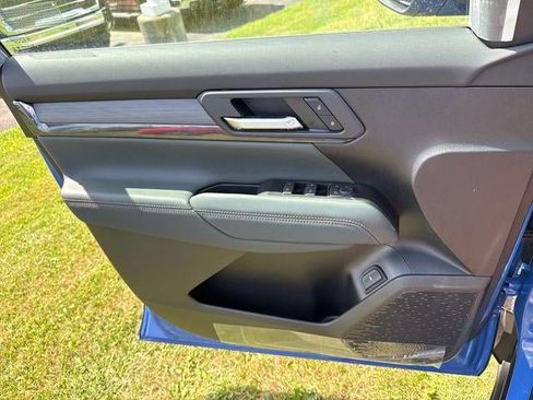 New 2027 GMC Terrain AT4 w/ LPO, Floor Liner Package AWD/4WD image 20