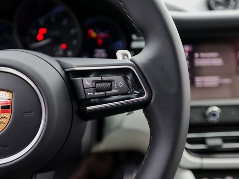 New 2026 Porsche Macan image 16