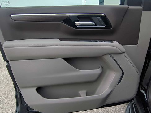 New 2026 Chevrolet Suburban LS AWD/4WD image 10