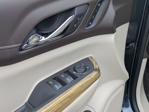 Used 2019 GMC Acadia Denali w/ Technology Package image 13