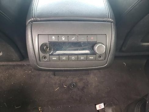 Used 2011 Chevrolet Traverse LT FWD image 16