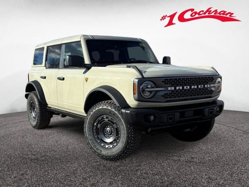 New 2025 Ford Bronco Badlands w/ Sasquatch Package image 1