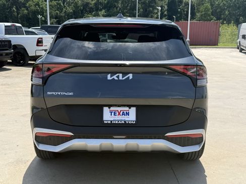 Used 2025 Kia Sportage EX FWD image 6